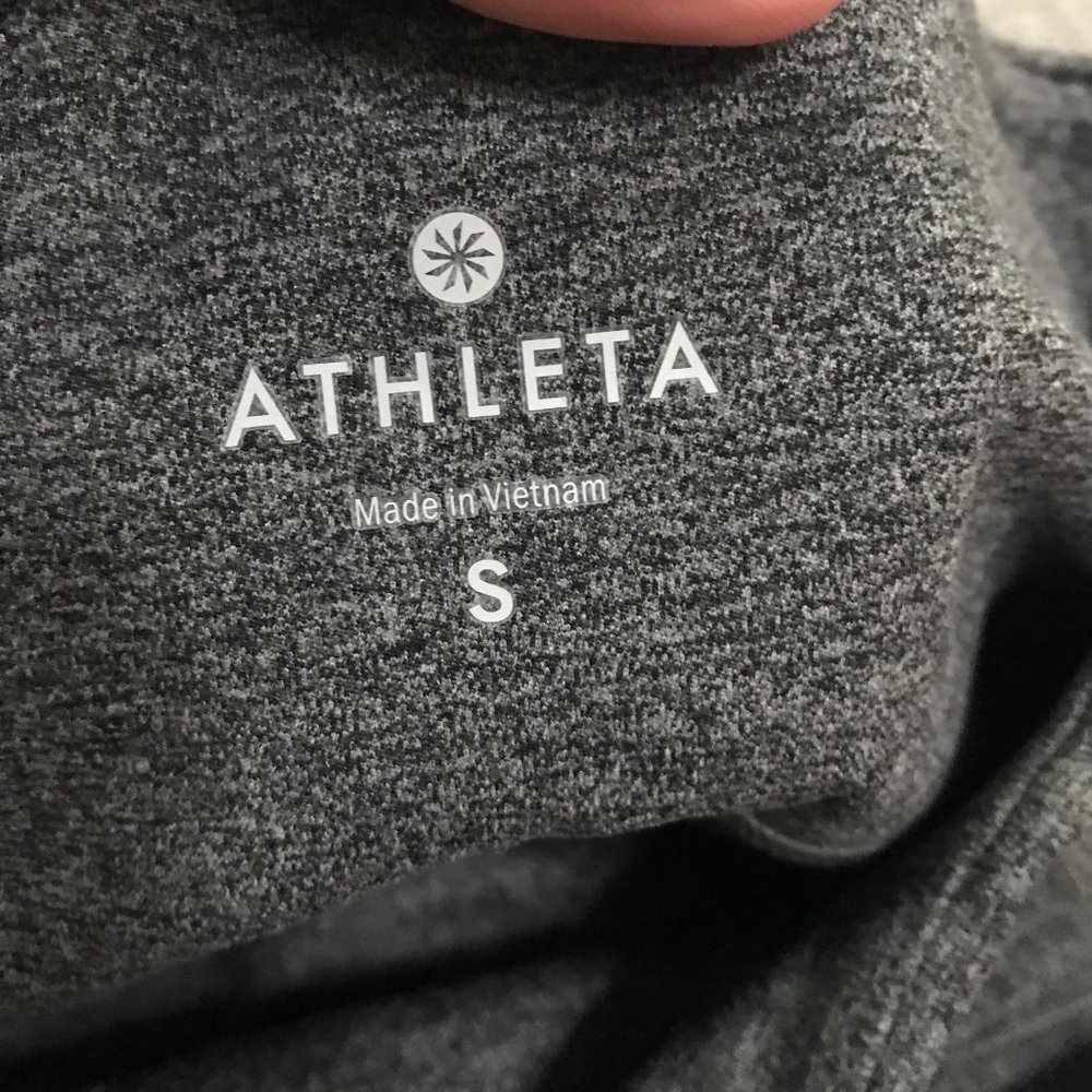 Athleta: Good Condition Salutation Capri Tight - image 8